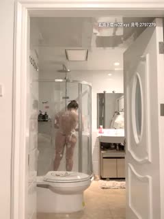 【是哥哥的骚骚】高颜值妹子浴室洗澡小尺度露逼，揉搓奶子近距离特写粉逼很是诱惑喜欢不要错过 海报