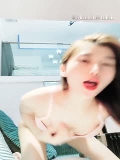 高颜值苗条妹子按摩器抽插自慰，营养快线椰汁抹逼快速抽插呻吟娇喘，很是诱惑喜欢不要错过 海报