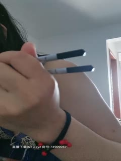 安迪小野猫露脸与大哥激情嗨皮，69互舔真骚被大哥的鸡巴各种体位蹂躏爆草，最后按着脑袋精液糊脸让她吃 海报