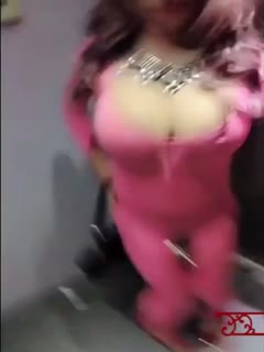 性感妖艳着装TS星梓妃 给大鸡巴戴上了个金箍咒，地下车库一路露出，门前电梯口撸射，害怕又兴奋刺激 好怕怕被看到！ 海报