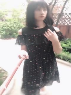 国产CD系列伪娘小薰6 大白天开档丝袜不穿内裤跑到公园内露出射精 海报