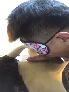 萌萌萝莉TS思瑶与白富美金韩雅草直男，前面吃着思瑶的乾隆棒，后面被金妖龙棒操着菊花穴 人生性福？好刺激呀~ 海报