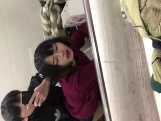 高颜值奶子雪白的大学生妹子和男友对着镜子非常自恋的啪啪自拍各种体位 海报