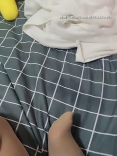 夫妻与外卖结下不解之缘 一天之内四个外卖员宠幸过你老婆 一次野外草地 一次3P 绿帽老公就在旁边偷看 海报