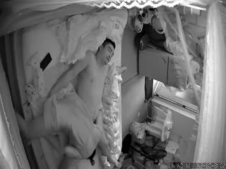 民居摄像头被黑TP夫妻睡前激情性生活媳妇认真吸屌老公伸手抠B主动女上快速边叫边扭这奶子口活太给力了 海报