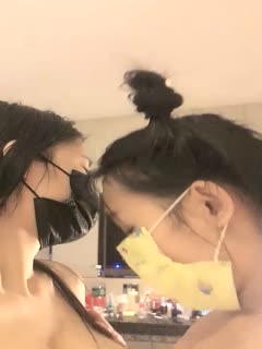 【萝莉和御姐姐妹花】深夜双女互舔啪啪大秀，69口口叠罗汉洗澡上位骑乘，很是诱惑喜欢不要错过 海报