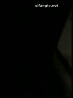 趴气窗TP17岁邻居小嫩妹洗香香 海报