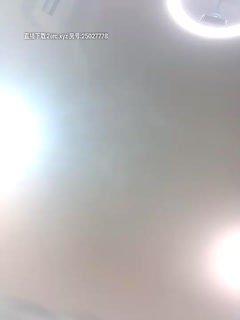 高颜值白皙妹子【童颜巨乳】一字马揉搓大奶，大黑牛震动肥逼近距离特写，很是诱惑喜欢不要错过 海报