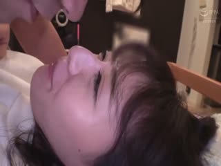 [中文字幕]OKB-084 むちむちデカ尻 神ブルマ 向井藍 美少女やぽっちゃり娘にピチピチブルマ＆体操着を着せ、ハミパン、ムレムレワレメを毛穴まで見えるほどの超ドアップ接写！さらに尻コキ、着衣お漏らし放尿やブルマぶっかけ、生中出し等ブルマ好きに送る完全着衣フェチAV