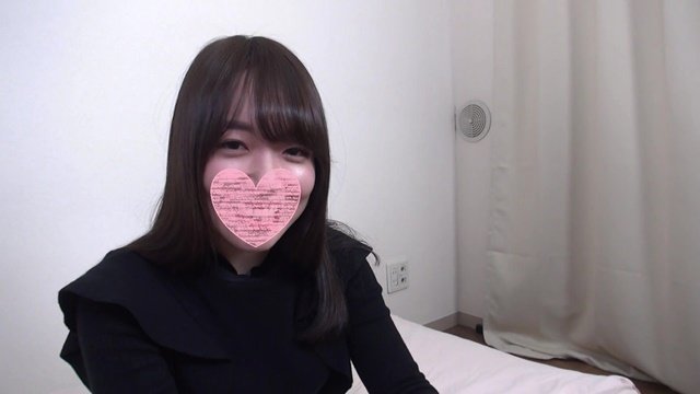 FC2PPV-1336810-A 黒髪清楚な21歳・Fカップ美少女が人生初の3Pでオヤジたちにむちゃくちゃにヤラれちゃう！！【特典付】 海报