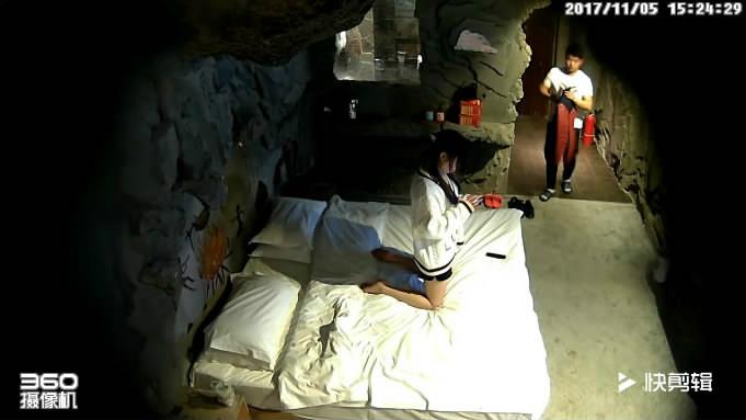 盗摄猴台房,日系风学生妹太饥渴了,3小时与健壮男友不停的啪,接电话也不停地摇 海报