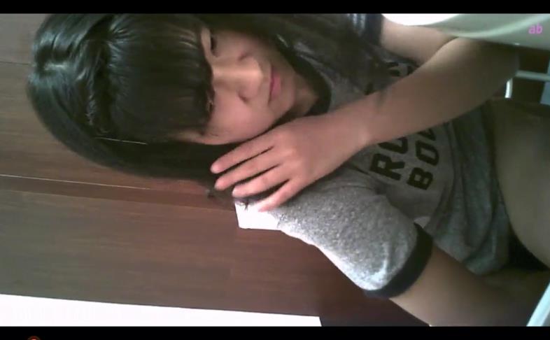 最新流出美女如云的餐厅高级坐厕第9季正面几个逼毛很性感的美眉 海报