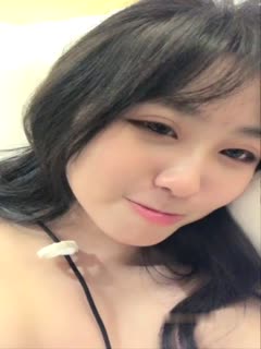 高颜值萌妹子浴室淋浴全裸诱惑 床上自摸奶子逼逼聊天毛毛比较浓密 很是诱惑喜欢~不要错过 海报