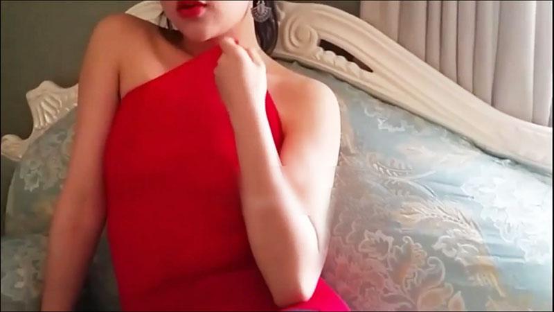 重磅福利蛇精模特女神思瑞性感开档黑丝约啪土豪粉丝,洁白美乳胸推后被内射 海报