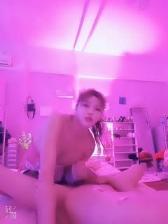 网红美女Ts周晴，闺房接客录视频，和小哥哥互操，大奶媚妖，吸精口活很棒，12V合集！ 海报