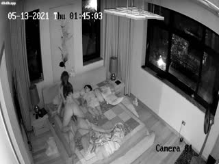 家庭摄像头黑客入侵控制强开真实偸拍居家隐私生活大曝光✅骚姐姐寂寞难耐边看手机黄片边用跳蛋自慰2 海报