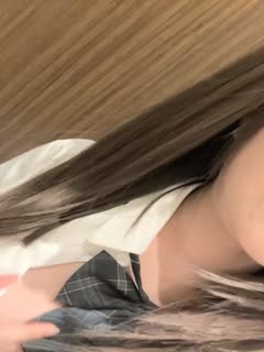 【京鱼儿】19岁童颜巨乳少女~学生服~公园凉亭刺激玩跳蛋! ✨✨✨白皙大奶，多毛嫩穴，道具自慰，喷水_214824 海报