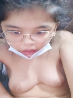 ✿寝室春情✿ 眼镜妹在宿舍偷偷自慰大气不敢喘 强忍小穴剧烈快感太爽了 生怕被室友发现跑进浴室高潮喷汁 海报