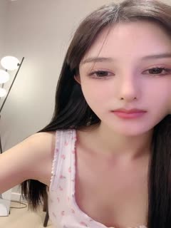 超美网红脸女神妹子，性感白丝比基尼，身材超棒，人间尤物椅子上特写白虎穴 海报