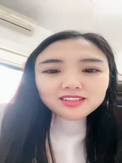 高端女白领上着班的刺激，漏出骚奶子揉捏秒脱裤子给狼友看逼差点被发现好刺激，到厕所尿尿自慰揉奶给狼友看 海报