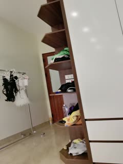 新来的御姐范极品小阿姨，高颜值一字马展示粉嫩骚穴，让旁边的好大儿子揉奶舔逼，淫声荡语互动狼友精彩刺激 海报