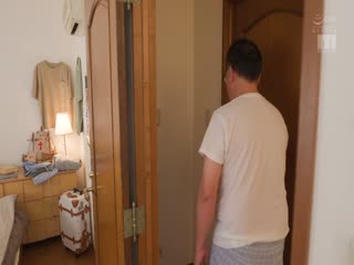MIDV-281 親の再婚でできたお兄ちゃんと子供部屋が相部屋に！両親が寝静まった後、毎晩絶倫ホールドされた私&hellip; 五芭