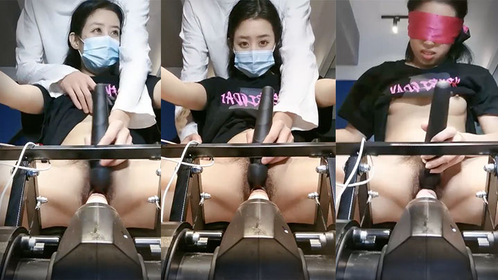炮机大黑牛伺候小少妇蒙上眼睛自慰 ,穿上开档黑丝口交 ,翘起极品美臀对着镜头 ,扶腰后入操的直叫受不了。 炮机大黑牛伺候小少妇蒙上眼睛自慰 ,穿上开档黑丝口交 ,翘起极品美臀对着镜头 ,扶腰后入操的直叫受不了。