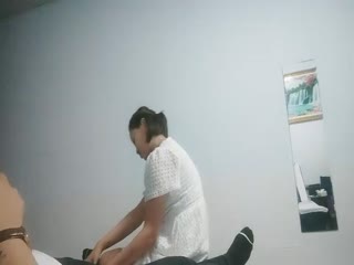 小萌不干活_老哥足疗店勾搭大奶子甜美妹子带回房间捏奶抱起来操.. 小萌不干活_老哥足疗店勾搭大奶子甜美妹子带回房间捏奶抱起来操..