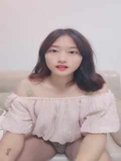 露脸跟狼友发骚互动精彩小秀,刷礼物提要求,看奶子看逼逼掰开看特写... 露脸跟狼友发骚互动精彩小秀,刷礼物提要求,看奶子看逼逼掰开看特写...